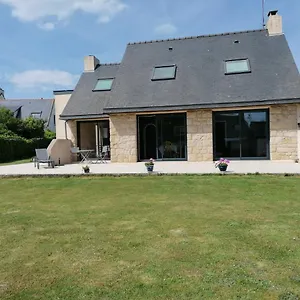 Maison proche commerces Cancale